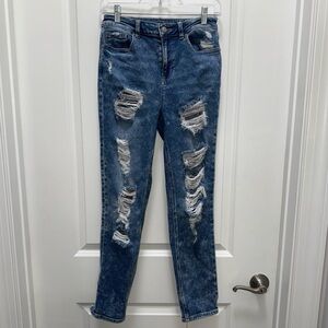 American Eagle Medium Wash Blue Ripped Stretch Skinny Jean